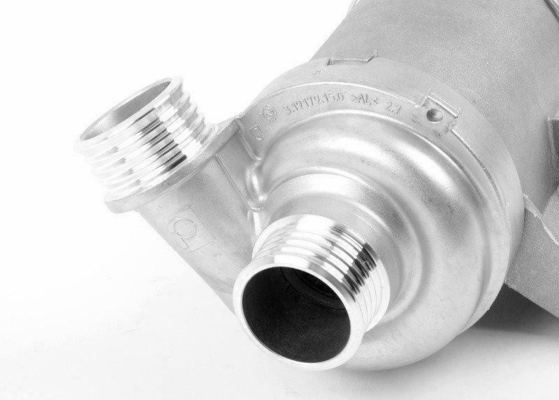 Wymiana pompy wody chłodzącej silnik samochodu elektrycznego dla BMW F30 F33 F32 435I 11517596763